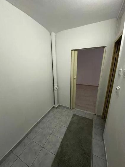 Garsonieră semidecomandată în Lipovei