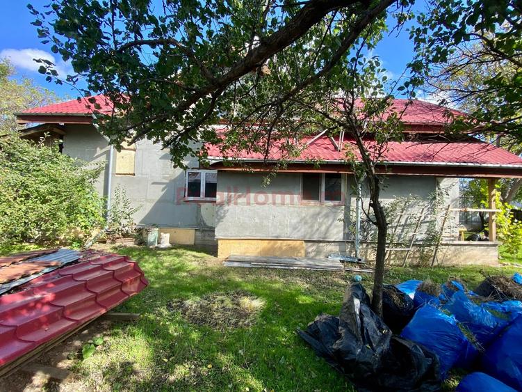 Casă individuală cu 4 camere cu Canalizare în Plătărești
