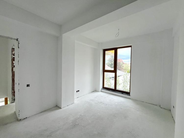 Apartament cu 3 camere decomandat în Domenii