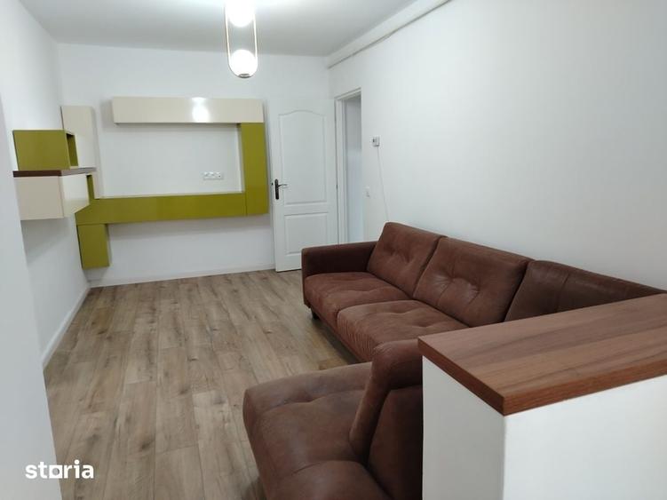 Apartament cu 3 camere semidecomandat în Republicii