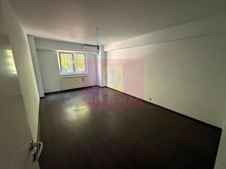 Apartament cu 3 camere decomandat în Dorobanți