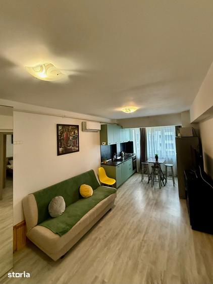 Apartament cu 3 camere decomandat în Cornișa