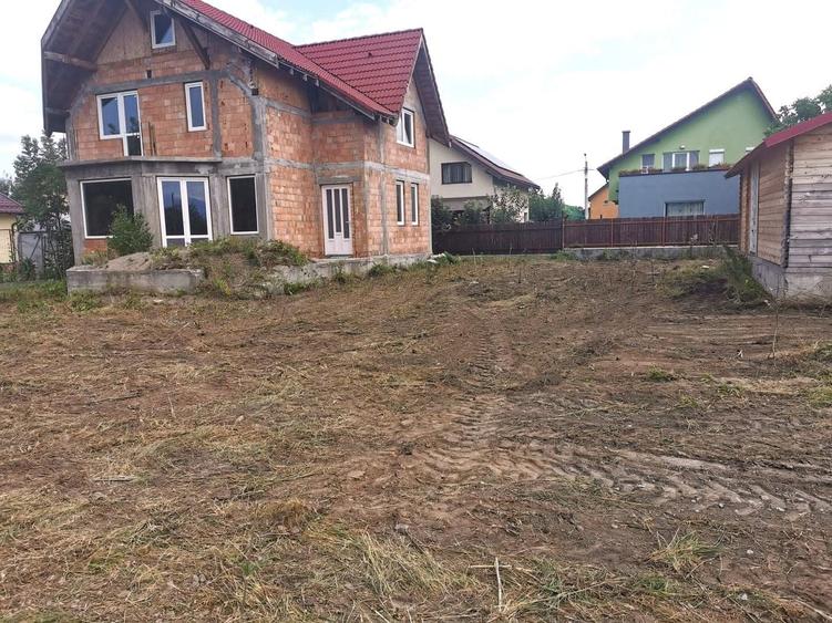 Casă individuală cu 4 camere cu Canalizare în Hărman