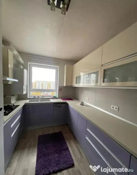 Apartament cu 3 camere decomandat în Avantgarden