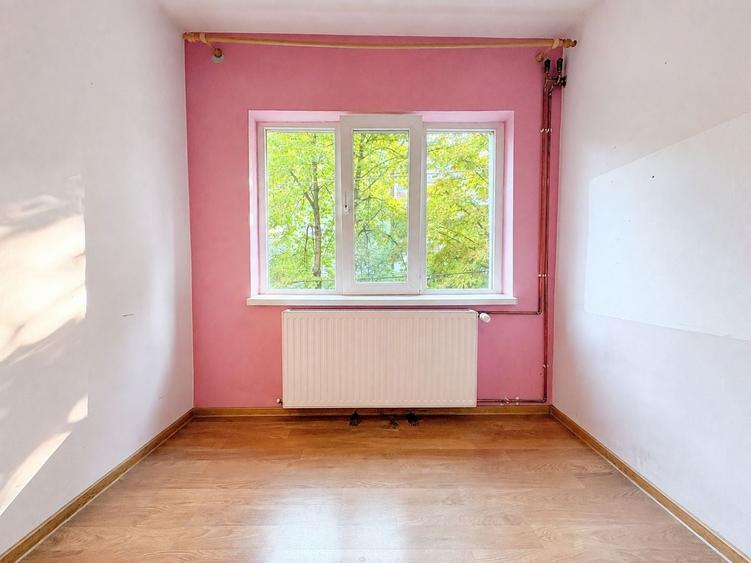 Apartament cu 3 camere decomandat, mobilat în Aradului