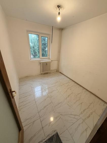 Apartament cu 3 camere decomandat în Sălaj
