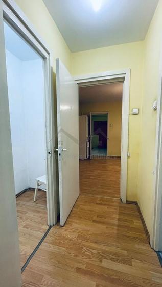 Apartament cu 2 camere semidecomandat în Podu Roș