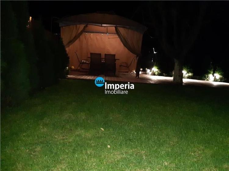 Duplex cu 9 camere cu Canalizare în Popas Păcurari