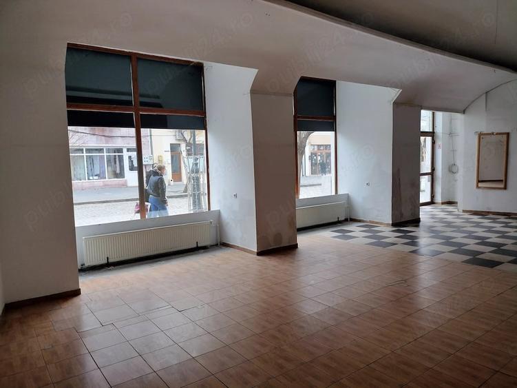 Spațiu comercial, de 130 mp, în Republicii
