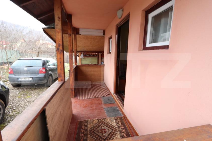 Casă individuală cu 2 camere cu Teren 360 Mp în Moroeni