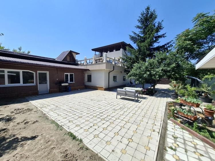 Casă cu 4 camere în Central