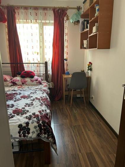 Apartament cu 3 camere decomandat în Florești
