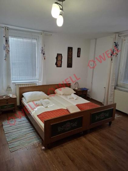 Casă cu 4 camere cu Teren 676 Mp în Central