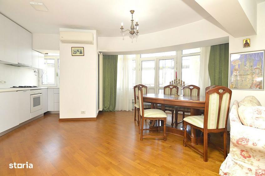 Apartament cu 3 camere decomandat, mobilat în Nerva Traian