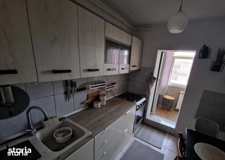 Apartament cu 2 camere decomandat în Micro 17