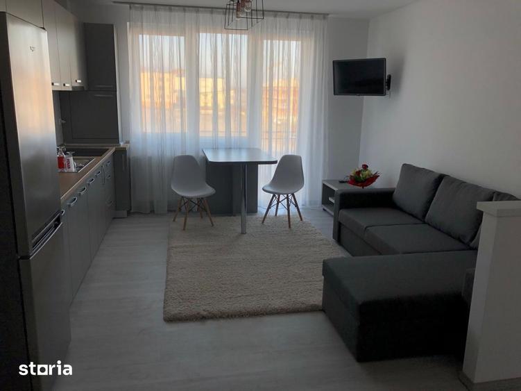 Apartament cu 3 camere semidecomandat, mobilat în Florești