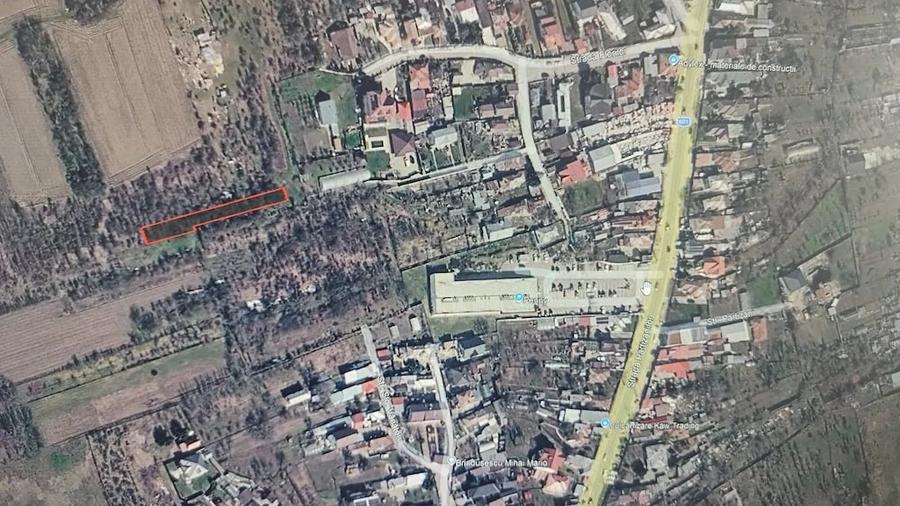 Teren de 3200 mp, în Central