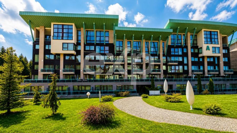 Apartament cu 3 camere decomandat, mobilat în Poiana Brașov