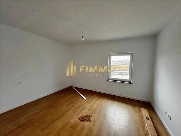Apartament cu 3 camere decomandat în Ipotești