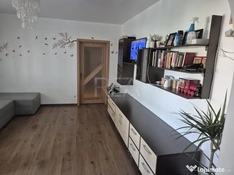 Apartament cu 3 camere semidecomandat în Colentina