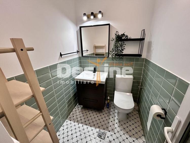 Casă individuală cu 9 camere cu Canalizare în Gheorghe Doja