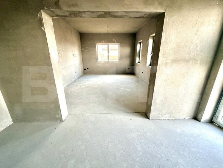 Duplex cu 4 camere cu Teren 250 Mp în Cetate