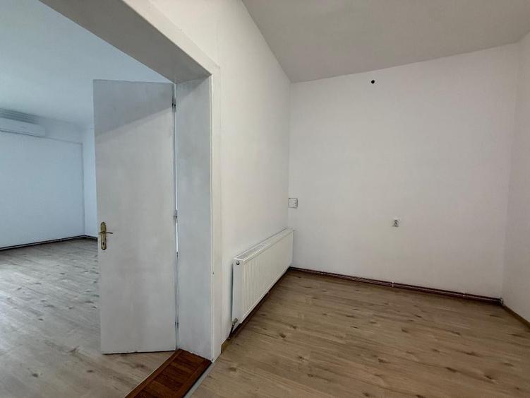 Casă cu 4 camere cu Teren 430 Mp în Cetate