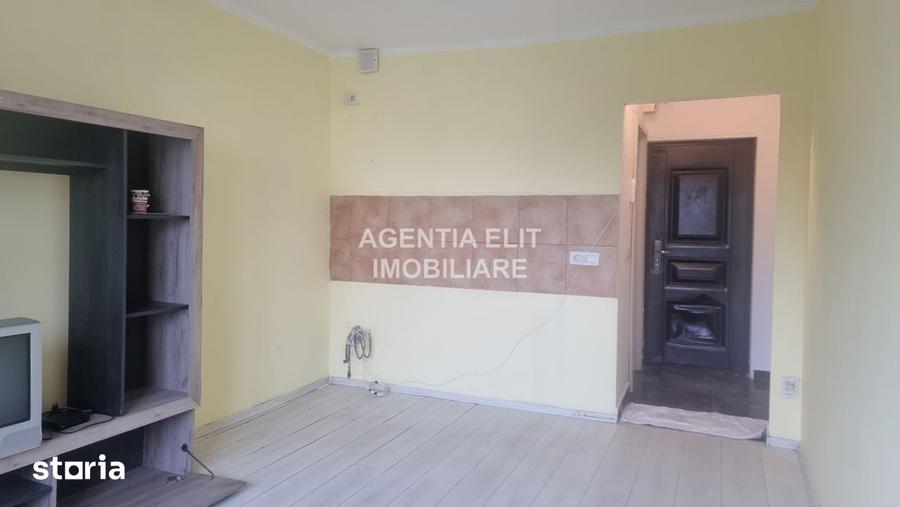 Garsonieră decomandată în Central