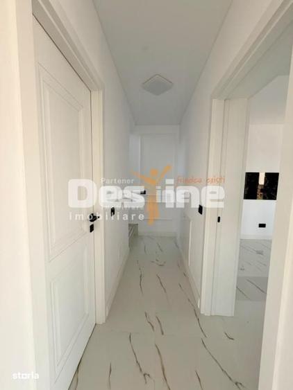 Casă cu 4 camere decomandat în Breazu