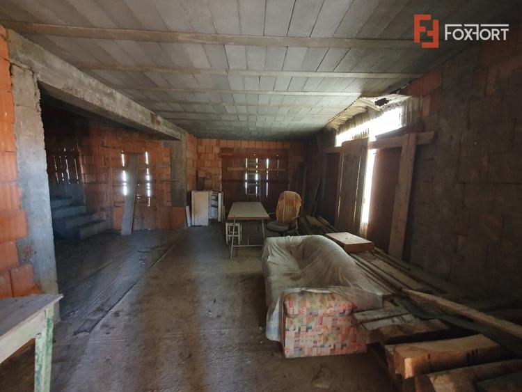 Casă individuală cu 5 camere cu Garaj în Uliuc