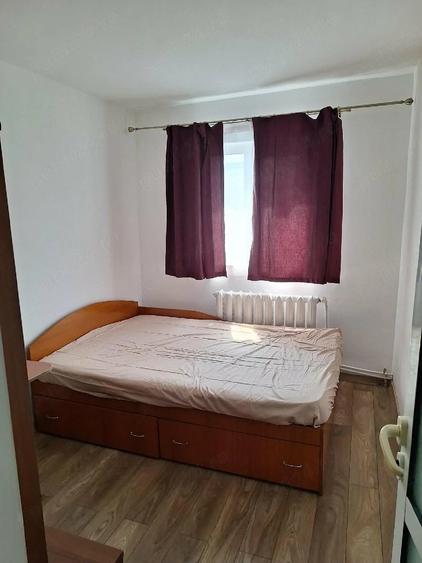 Apartament cu 3 camere decomandat în Bularga