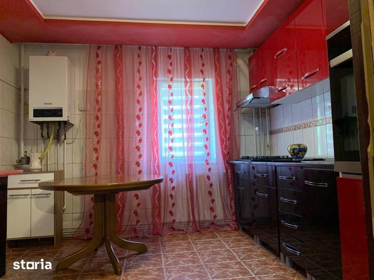 Apartament de vanzare, cu 3 camere, mobilat si utilat, in zona Dambovi - 5