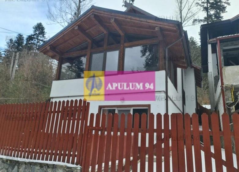 Casă individuală cu 9 camere cu Canalizare în Cumpătu