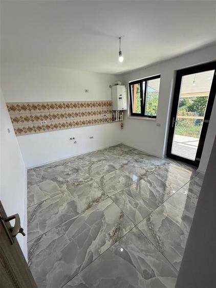 Casă individuală cu 4 camere cu Canalizare în Tomești