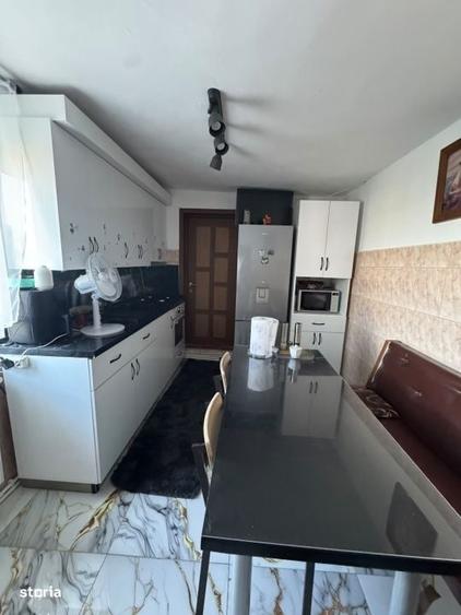 Casă cu 4 camere în Podari