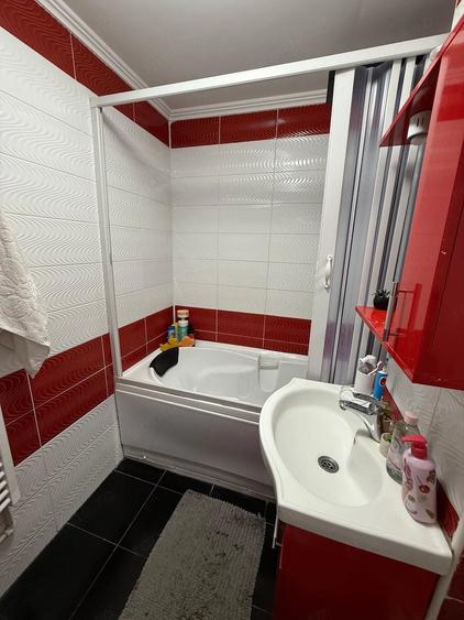 Apartament cu 2 camere semidecomandat în Unirii Sud
