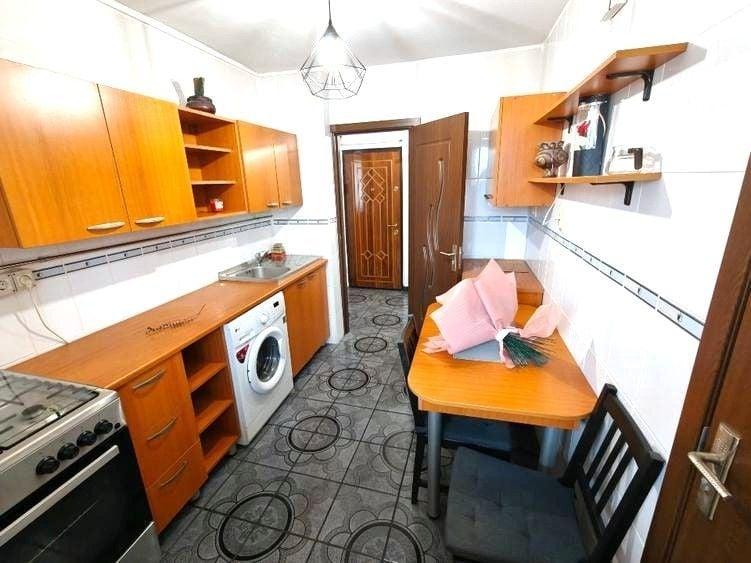 Apartament cu 2 camere decomandat în Colentina