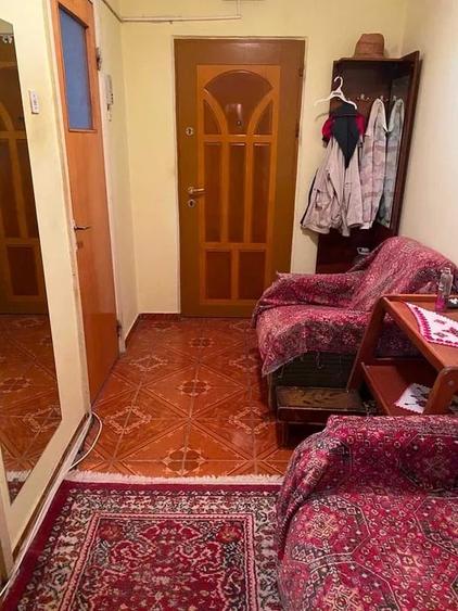 Apartament cu 3 camere decomandat în Drumul Taberei