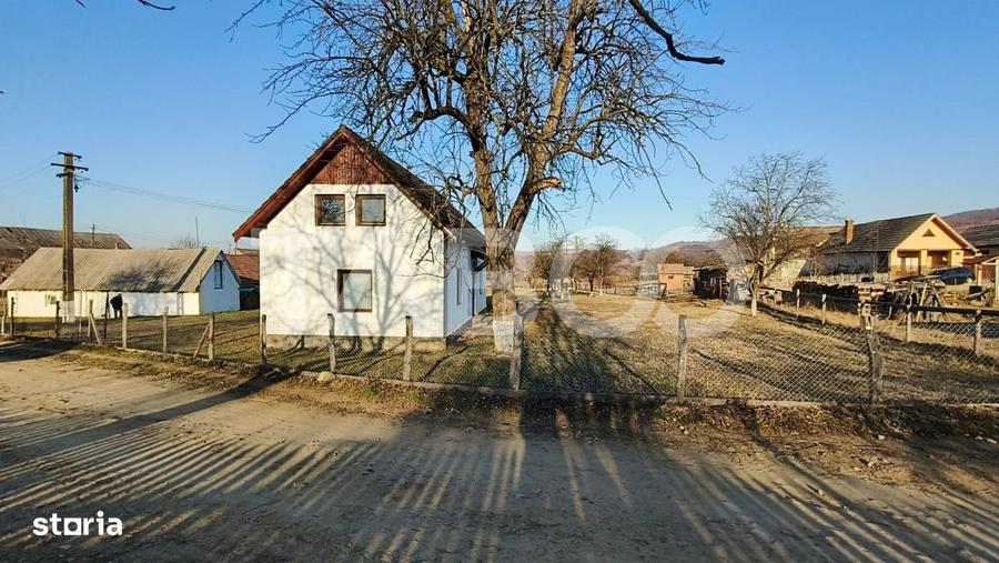 Casă cu 3 camere cu Teren 123 Mp în Pianu