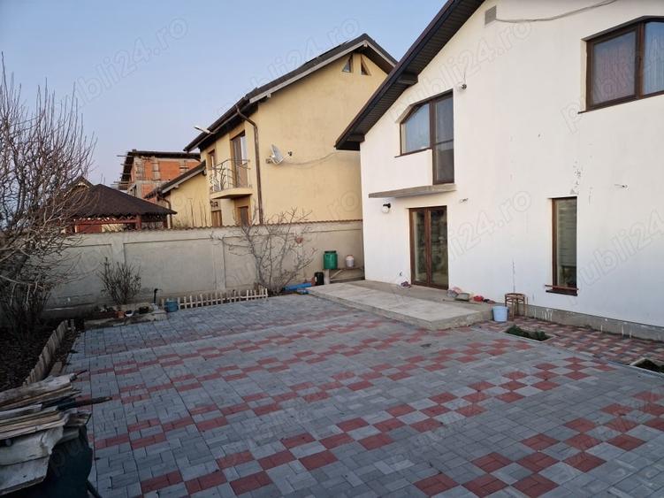 Casă cu 6 camere cu Teren 530 Mp în Pielești