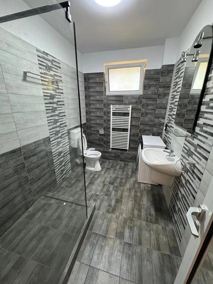 Apartament cu 2 camere semidecomandat în Dumbrăvița