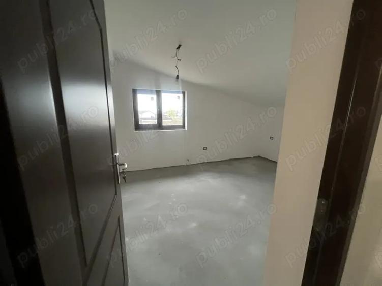 Casă cu 6 camere cu Teren 500 Mp în Câmpineanca