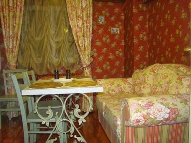 Apartament cu 3 camere decomandat, mobilat în Unirii