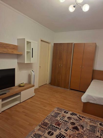 Garsonieră decomandată în Central