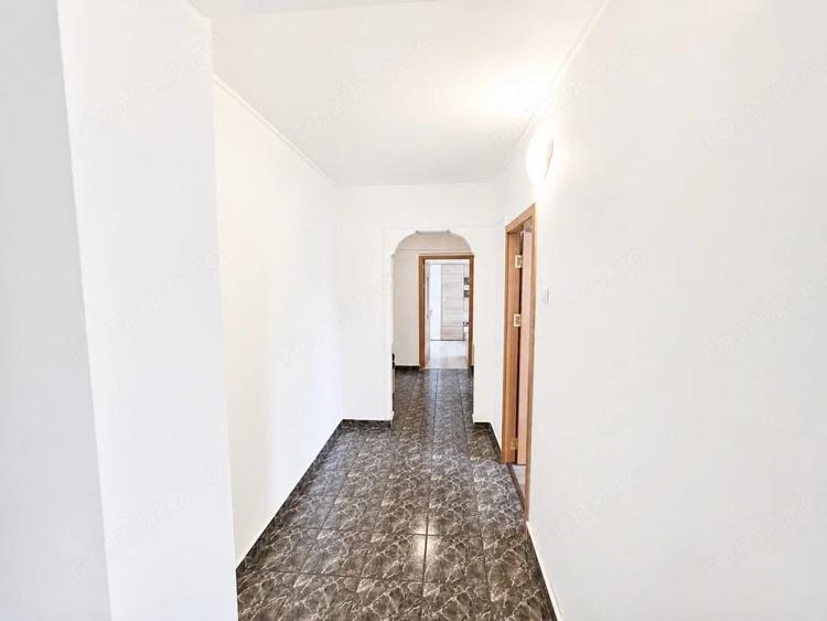 Apartament Nord, etaj intermediar, decomandat, renovat - 1