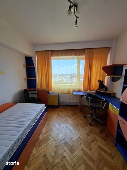 Apartament cu 3 camere decomandat în Traian