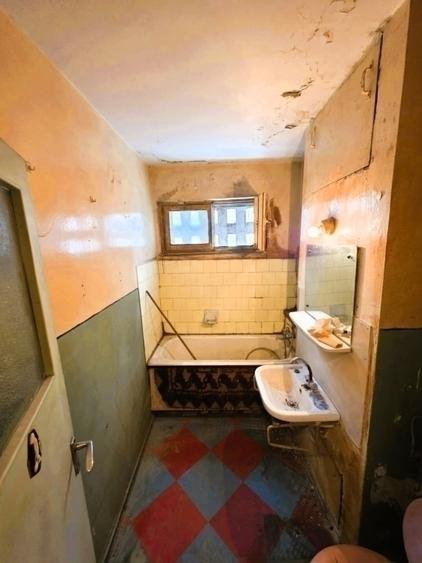 Apartament cu 3 camere semidecomandat în Tătărași