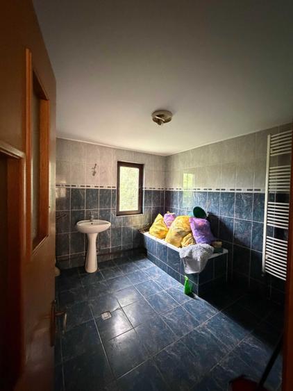 Casă cu 4 camere în Mărgineanu