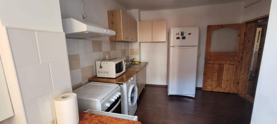 Apartament cu 3 camere decomandat în Micro 5