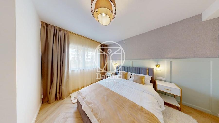 Apartament cu 5 camere semidecomandat, mobilat în Exterior Vest